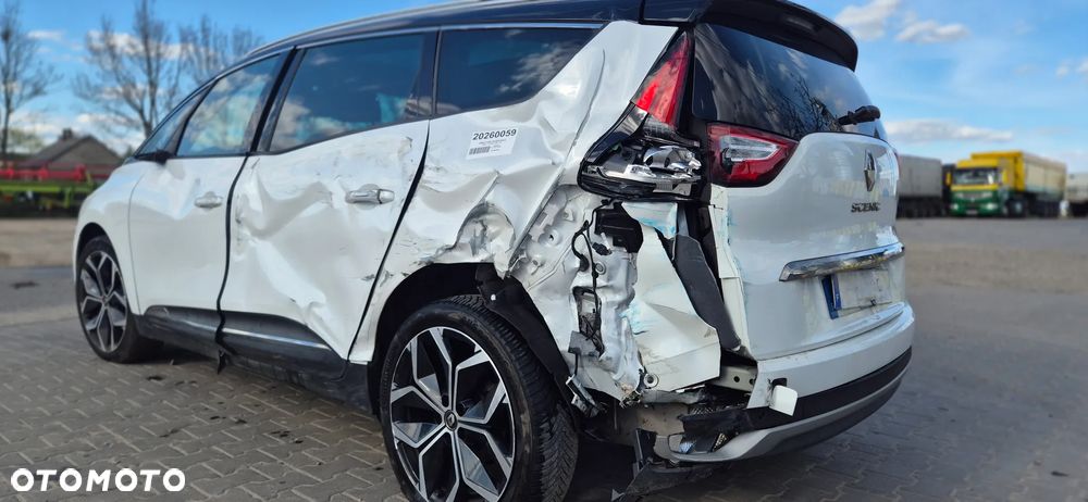 Renault Grand Scenic - 13