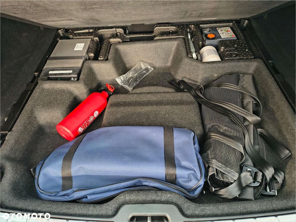 Volvo XC 60 B4 B Momentum Pro - 18