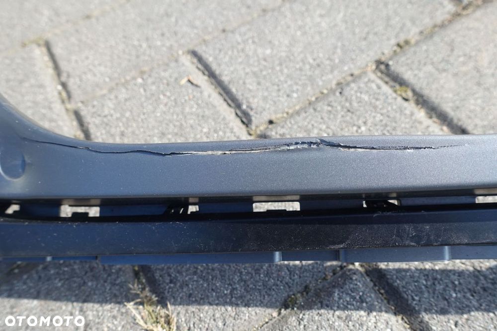 RAMKA ATRAPY GRILLA AUDI Q8 4M8807725 - 7