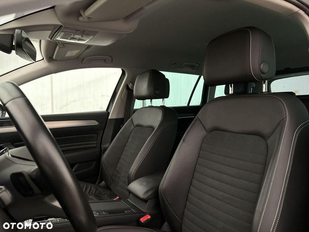 Volkswagen Passat - 12