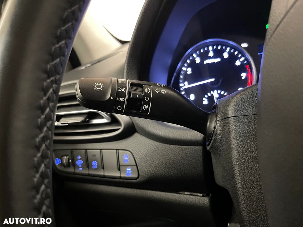 Hyundai i30 1.5 110CP M/T Highway - 19