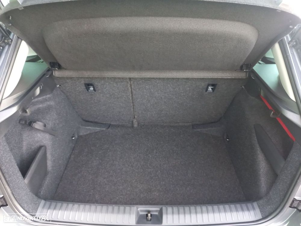 Skoda Kamiq 1.0 TSI Ambition DSG — fotografia 17