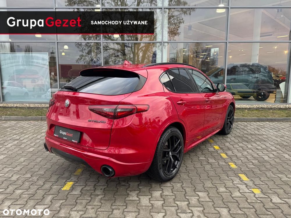 Alfa Romeo Stelvio - 2