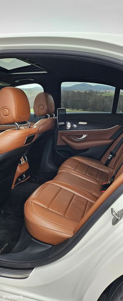 Mercedes-Benz Klasa E 220 d 4Matic 9G-TRONIC AMG Line - 20