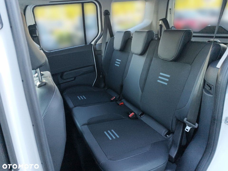 Ford Tourneo Courier - 17