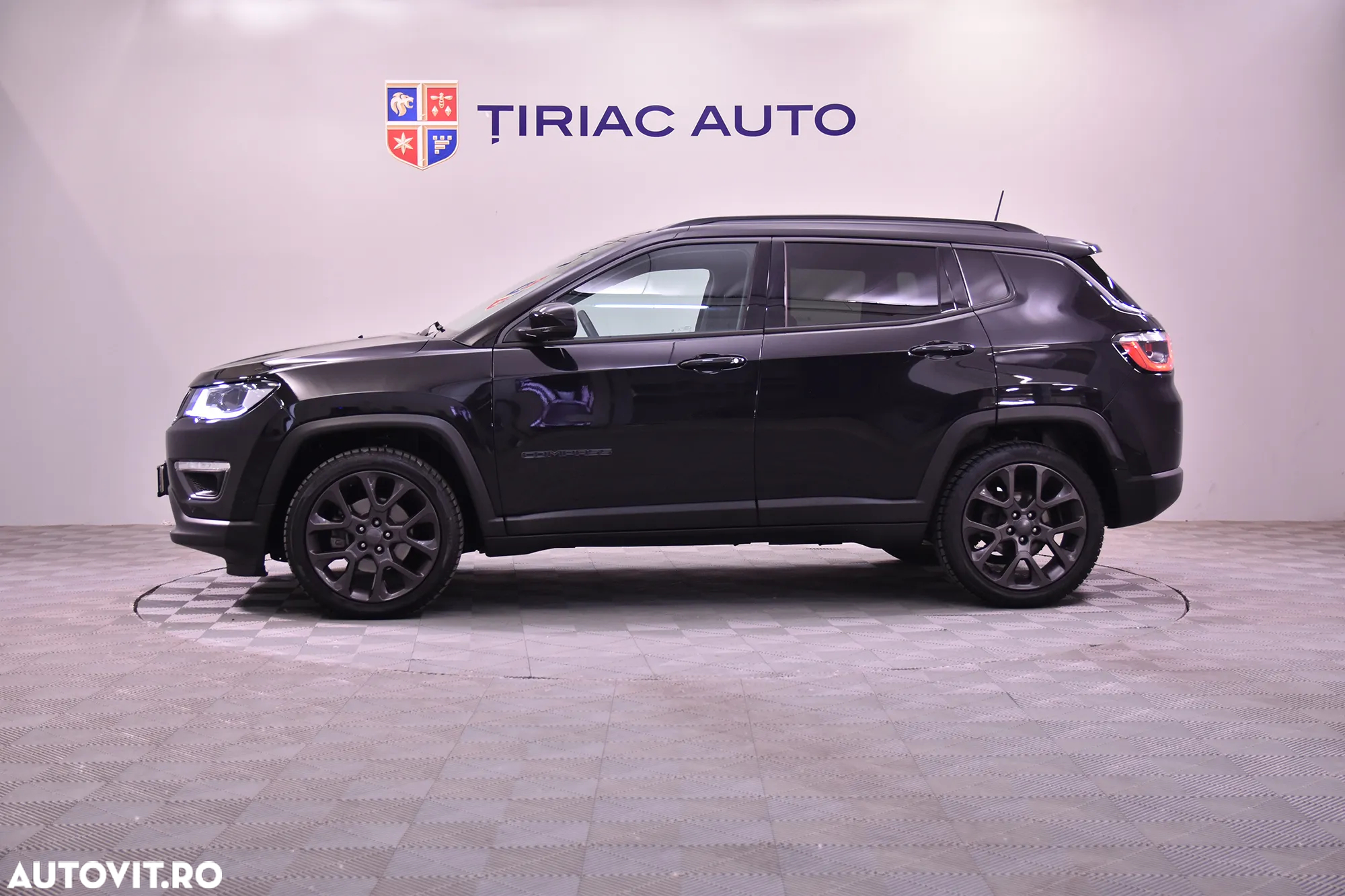 Jeep Compass - 2
