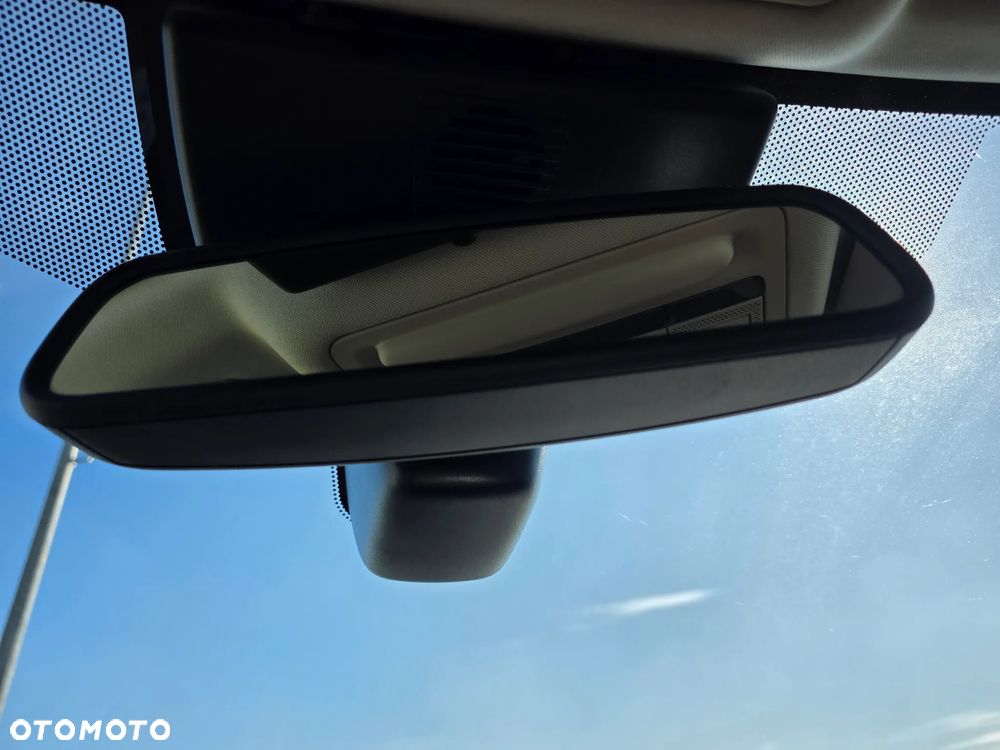 Jaguar XE E-Performance Pure - 33