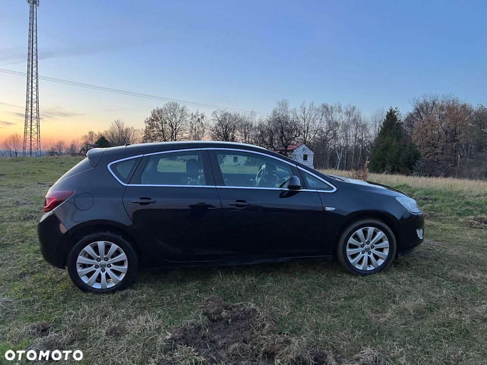 Opel Astra 2.0 CDTI DPF Automatik Cosmo - 4