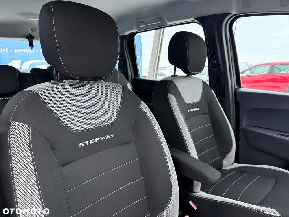 Dacia Lodgy dCi 110 Stepway Celebration - 18