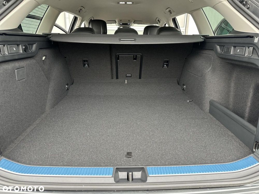 Volkswagen Passat - 11