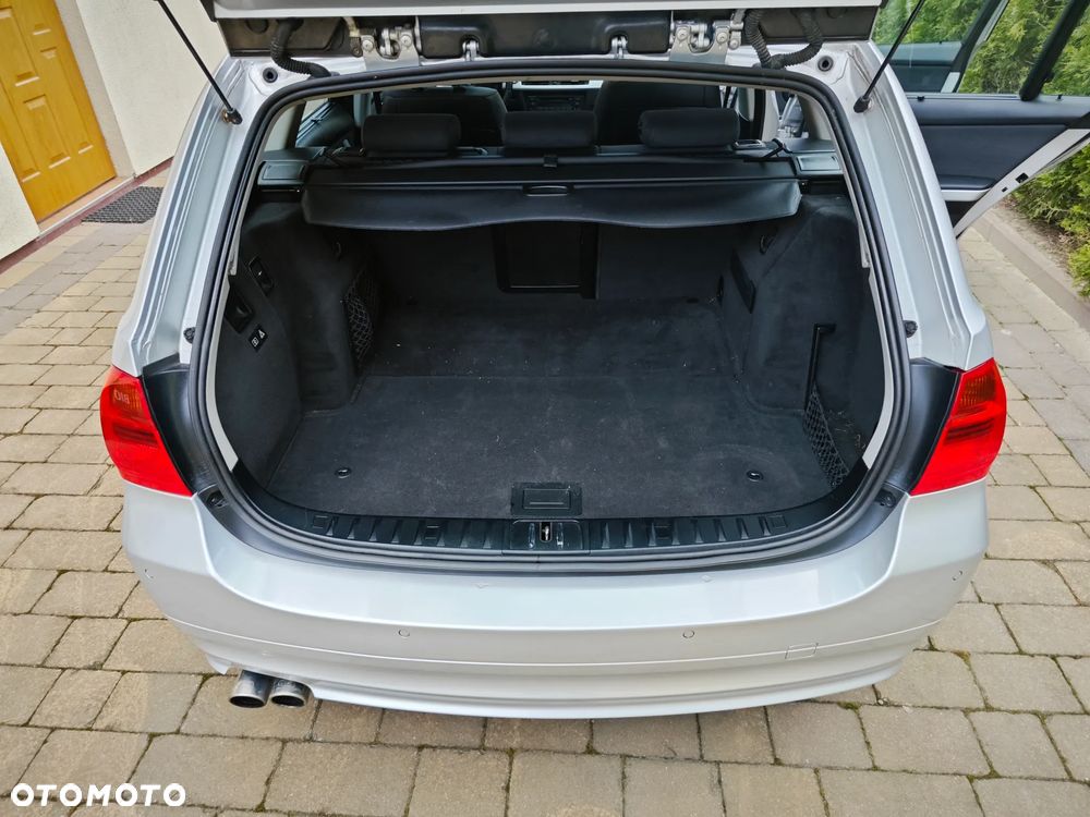 BMW Seria 3 320d - 12