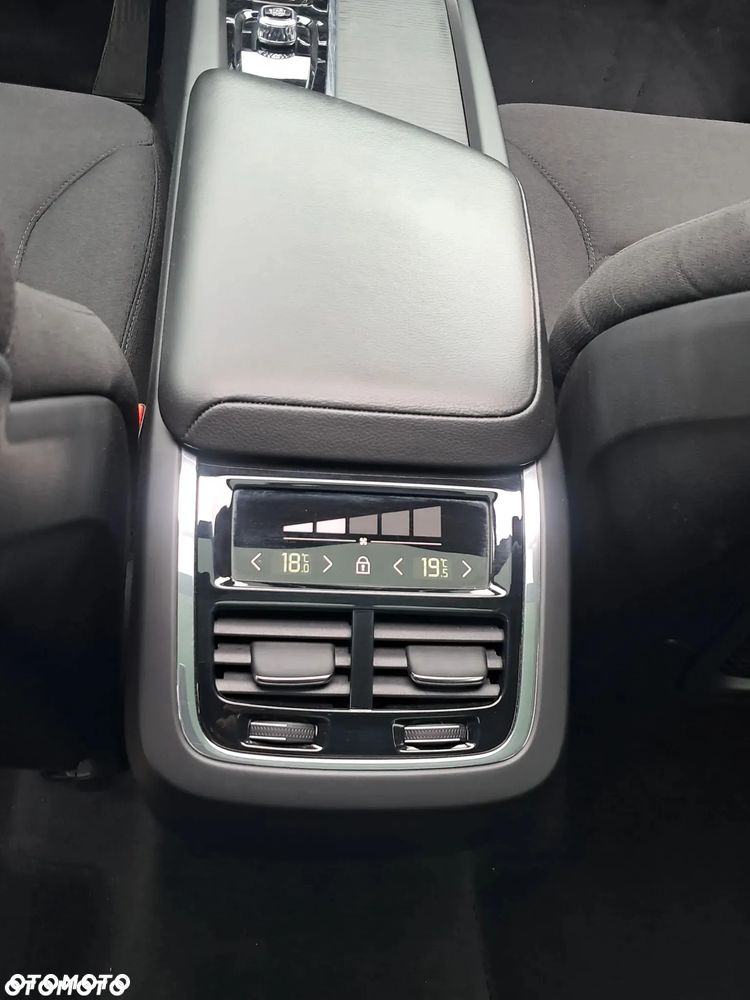 Volvo XC 60 B4 D Geartronic Momentum Pro - 29