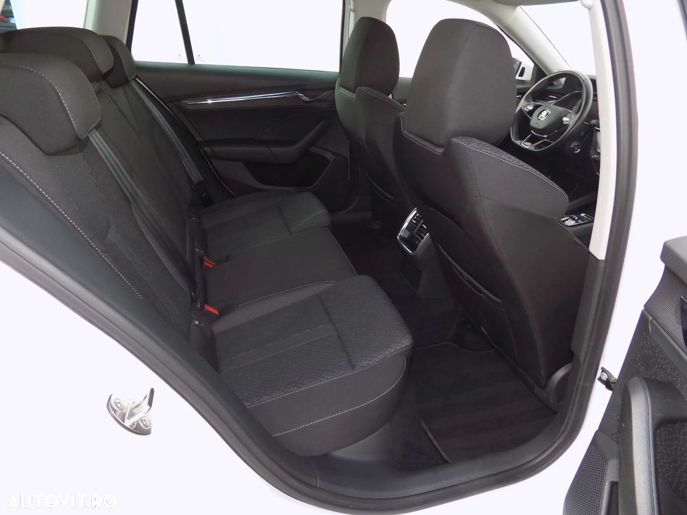 Skoda Octavia Combi 2.0 TDI (Green tec) DSG Style - 28