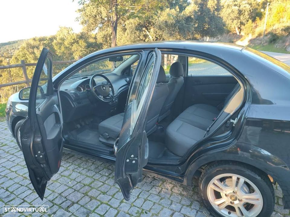 Chevrolet Aveo 1.2 LS - 10