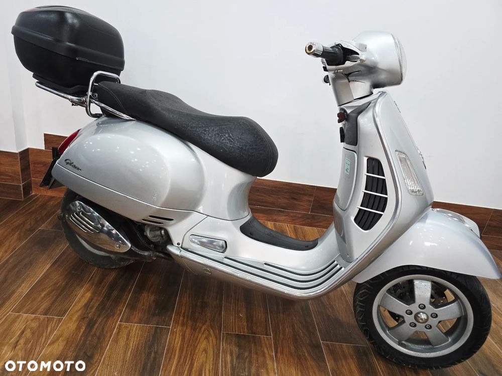 Piaggio Vespa - 16