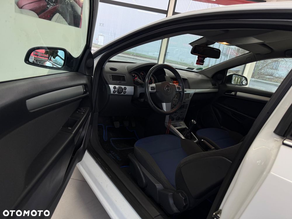 Opel Astra 1.6 Black&White - 5