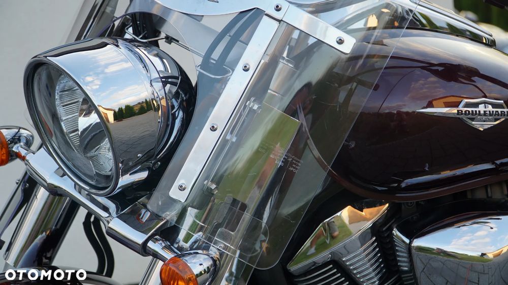 Suzuki Boulevard - 18