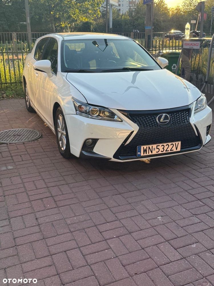 Lexus CT - 4