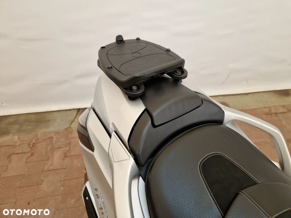 Peugeot Metropolis - 19