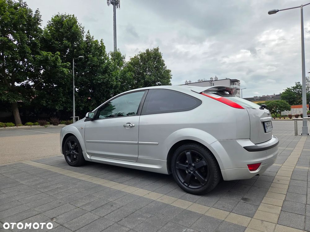 Ford Focus 1.6 Trend - 4