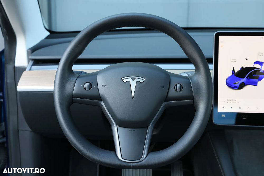 TESLA Model 3 2021 — imagine 6