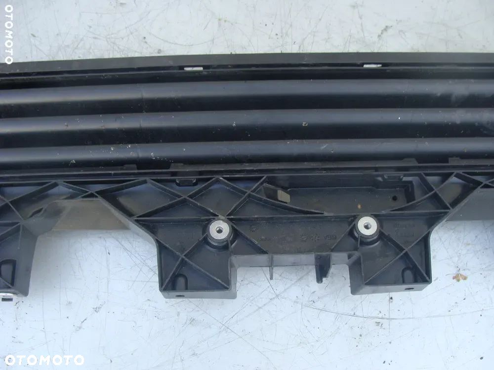 AUDI E-TRON KIEROWNICA POWIETRZA ŻALUZJA  4KE807771 4KE890067B - 7