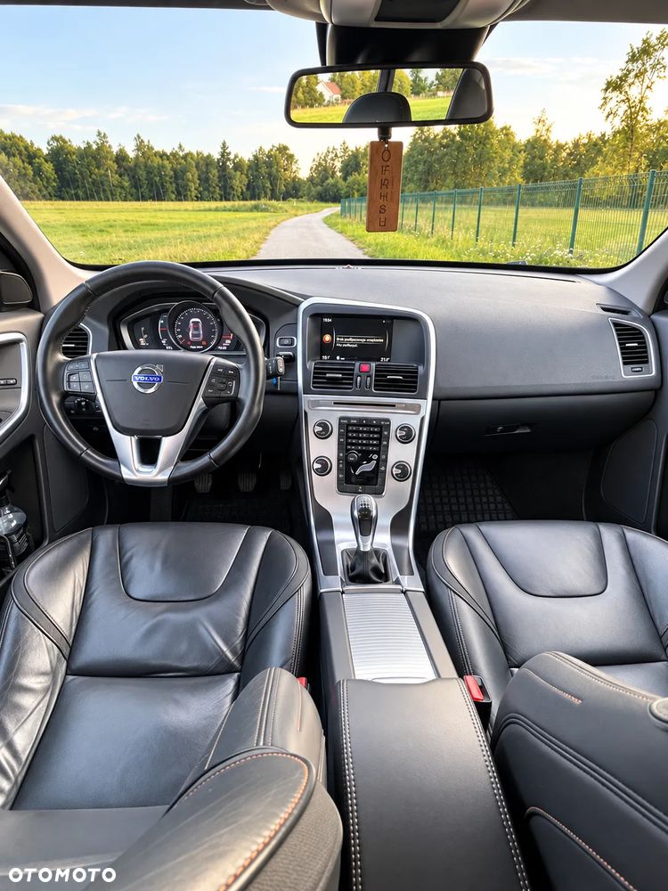 Volvo XC 60 D4 Drive-E Ocean Race - 10