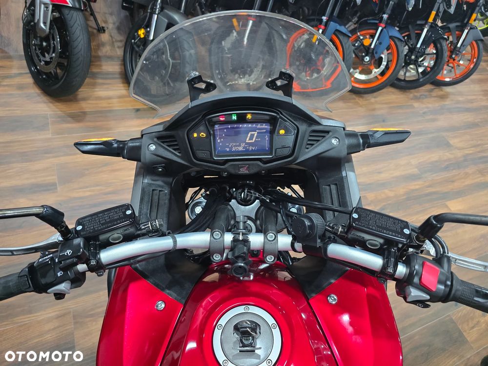 Honda VFR - 17