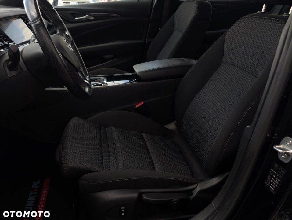 Opel Insignia - 10