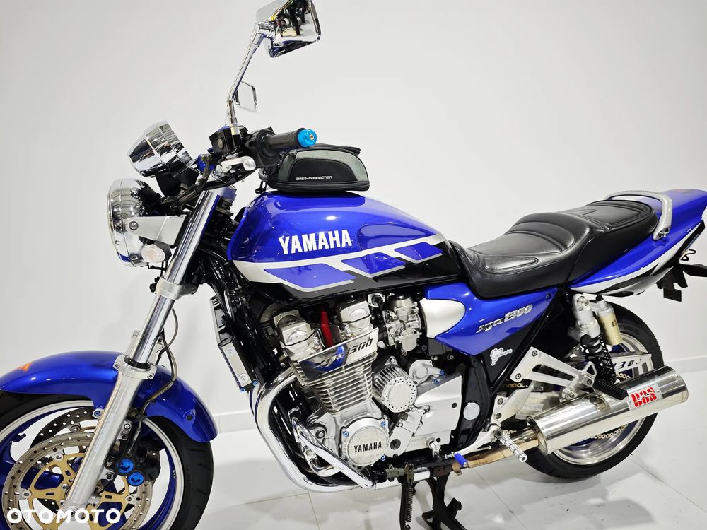 Yamaha XJR - 15
