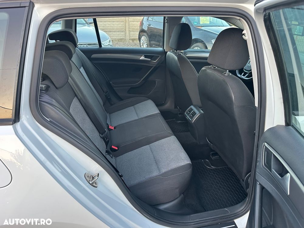 Volkswagen Golf - 14