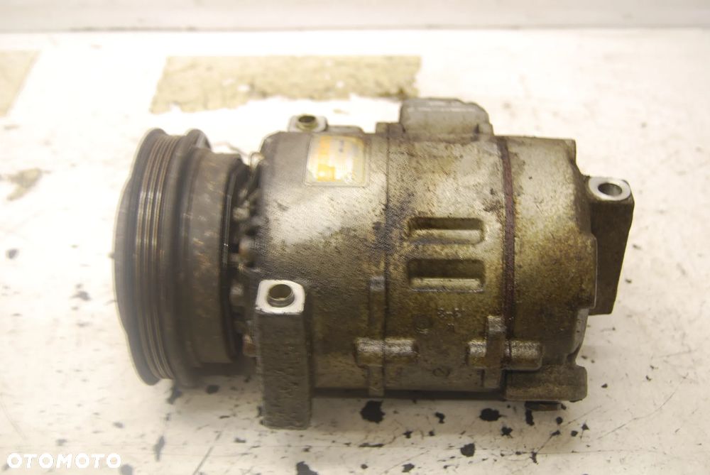 KOMPRESOR SPRĘŻARKA KLIMATYZACJI 8D0260805B AUDI A4 B5 1.6 VW PASSAT B5 8D0260805J SKODA SUPERB I 1.8 TURBO - 1