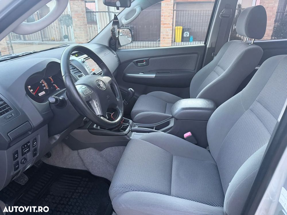 Toyota Hilux - 6