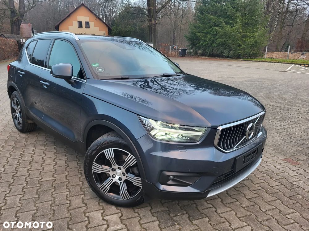 Volvo XC 40 B4 B DKG Momentum - 2