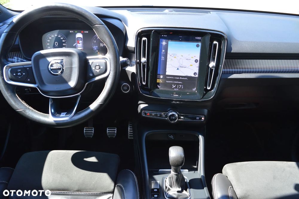 Volvo XC 40 T3 R-Design - 17
