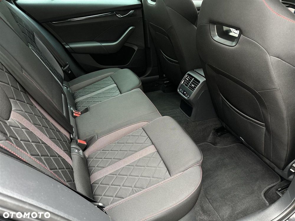 Skoda Octavia 2.0 TDI RS DSG - 9