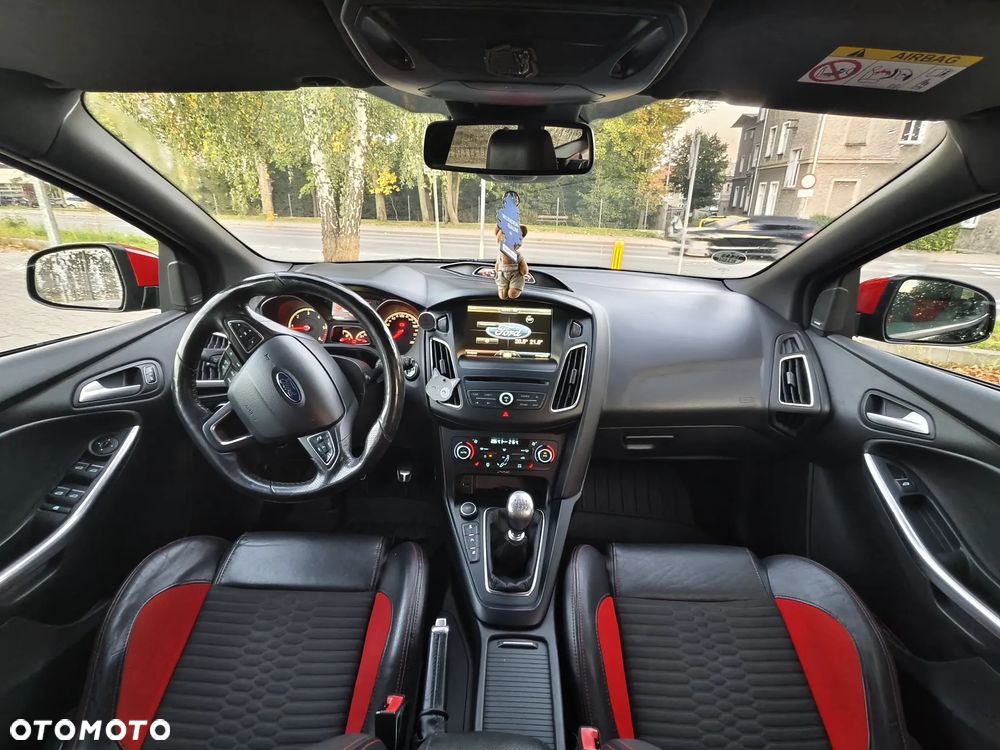 Ford Focus - 21