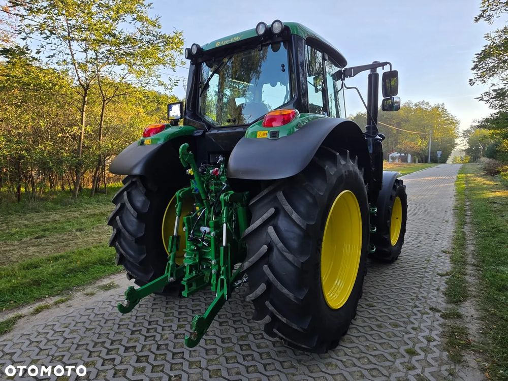 John Deere 6120M - 8