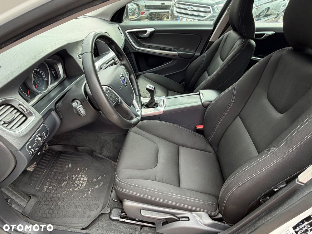 Volvo V60 D3 Drive-E Momentum - 21