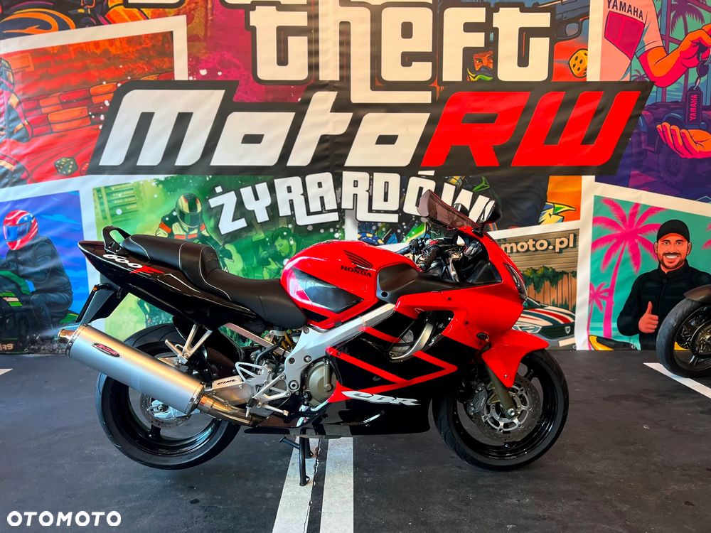 Honda CBR - 8