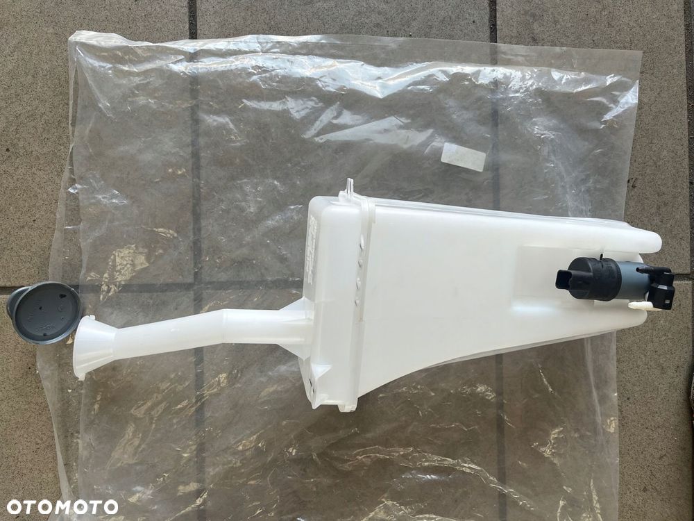 Zbiornik zbiorniczek spryskiwaczy NISSAN MICRA K13 - 1