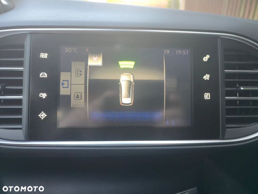 Peugeot 308 1.6 BlueHDi Allure S&S - 10