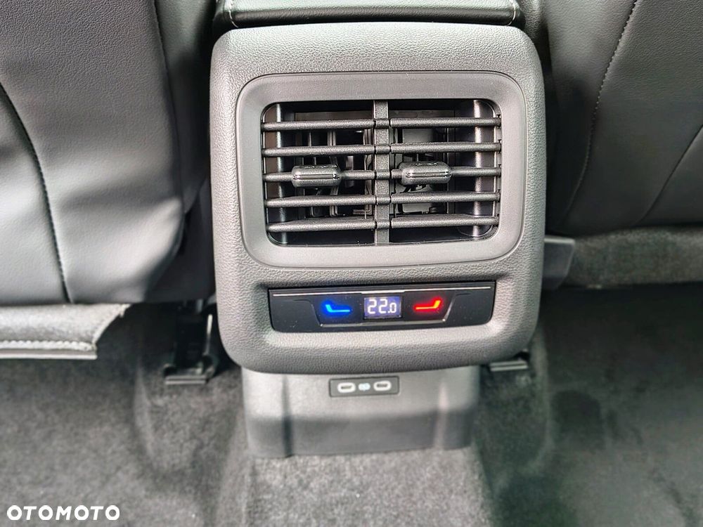 Volkswagen T-Roc - 31