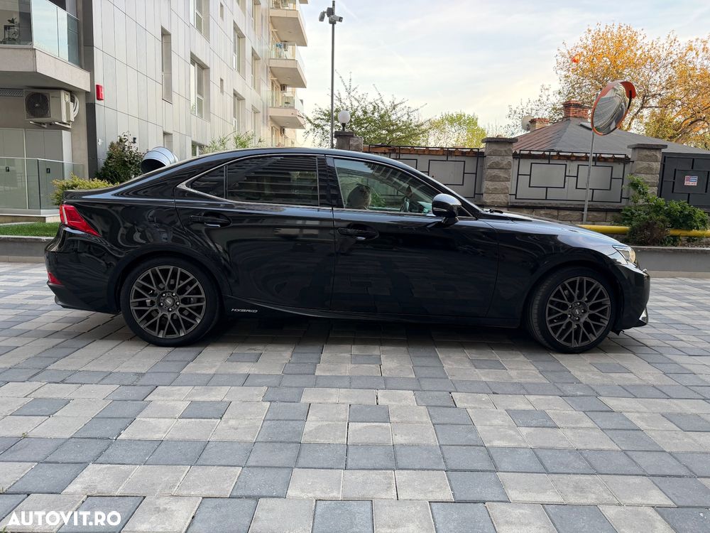 Lexus Seria IS 300h Aut. Business - 9