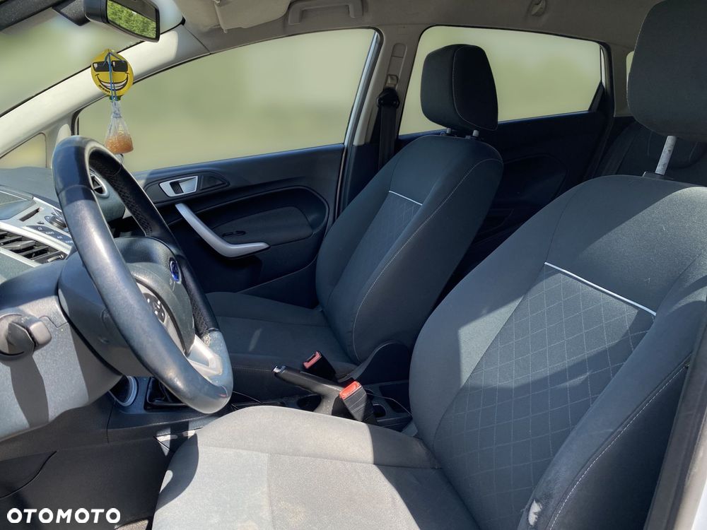 Ford Fiesta 1.6 TDCi DPF Trend SVP - 14