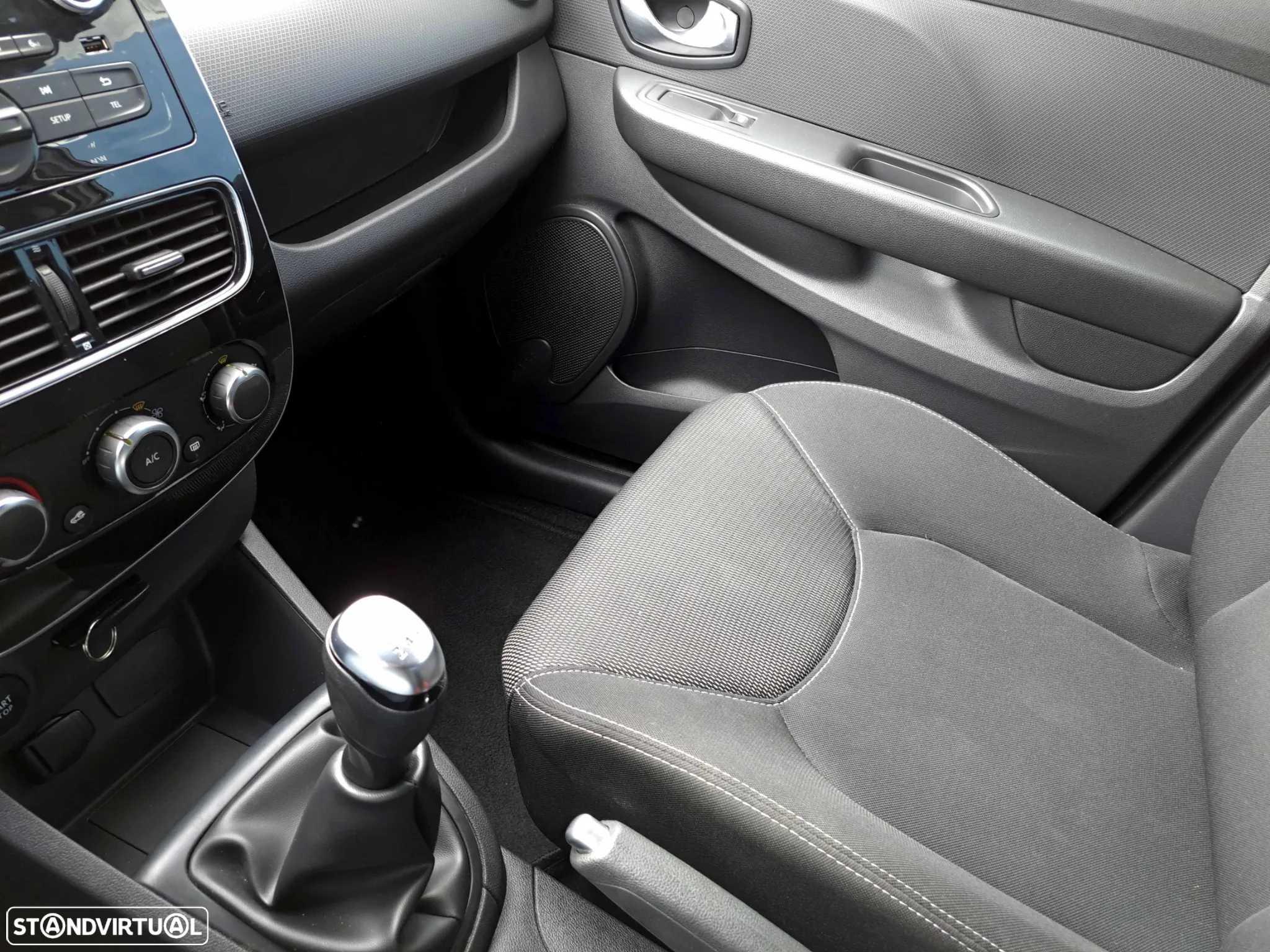 Renault Clio 1.5 dCi Zen - 14