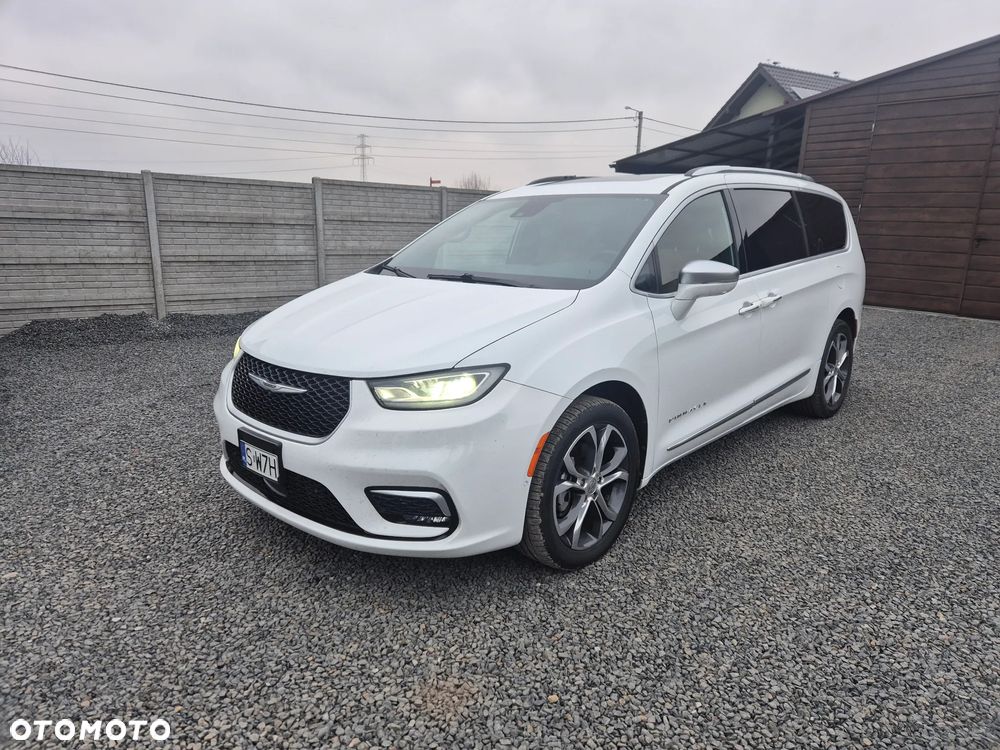 Chrysler Pacifica - 1