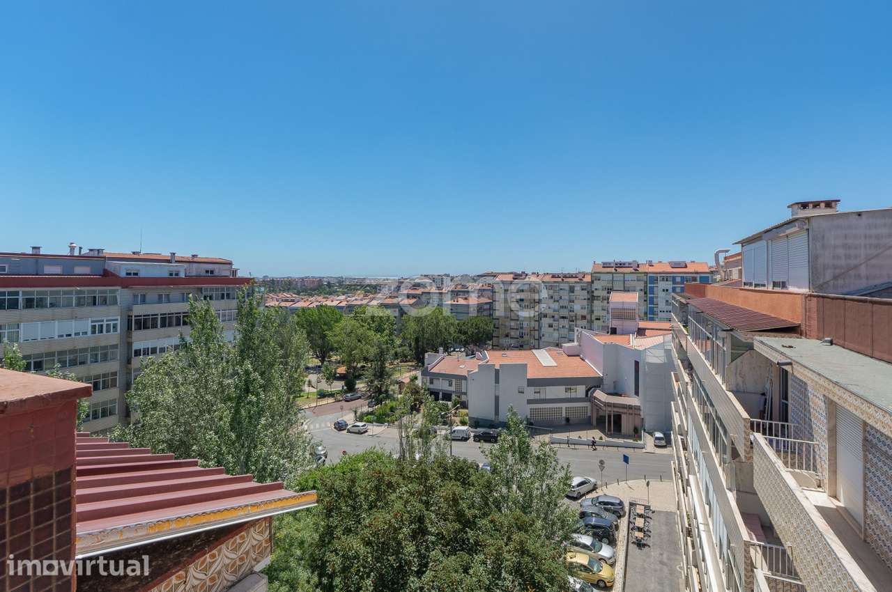 Apartamento T1 Monte Abrãao - Grande imagem: 3/27