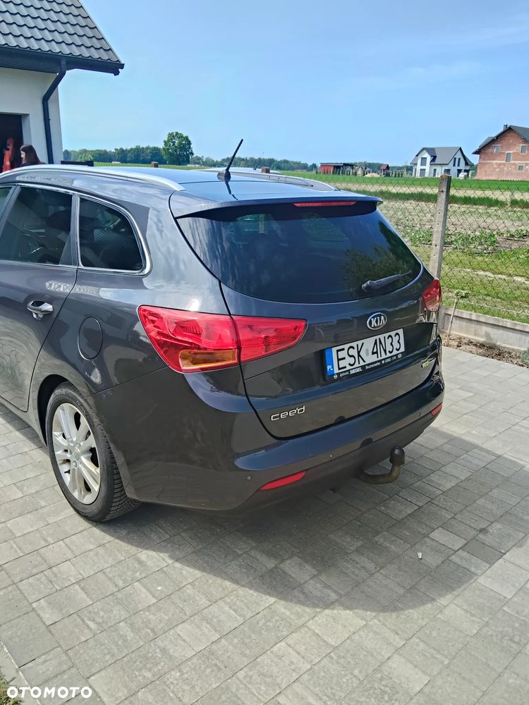Kia Ceed 1.6 CRDi 128 Dream Team Edition - 23