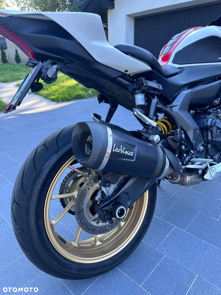 Yamaha R7 - 7